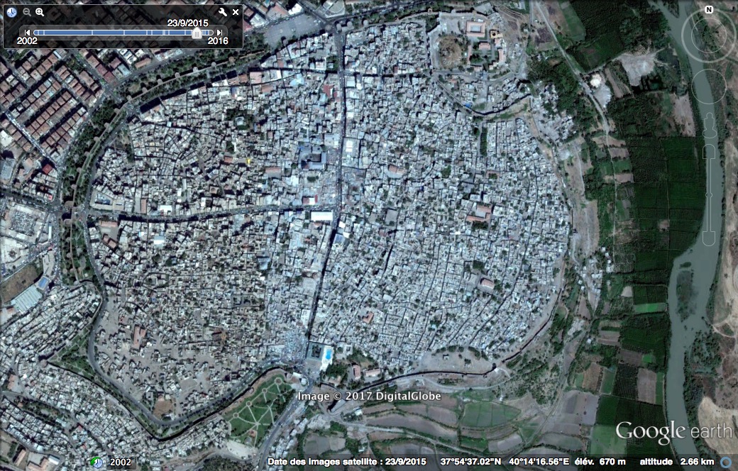 Google Earth — avant urbicide à Diyarbakir septembre 2015