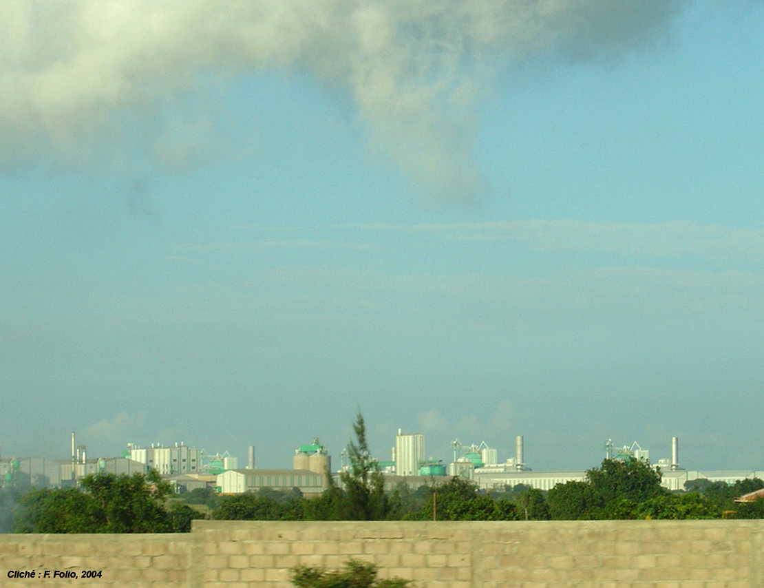 Un exemple d'investissement étranger : l'usine d'aluminium Mozal, ouverte en septembre 2000 en périphérie de Maputo (Mozambique)