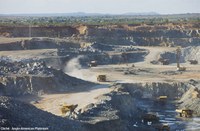 La plus plus grande mine de platine à ciel ouvert au monde : Mogalakwena exploitée par Anglo-American Platinum, Afrique du Sud
