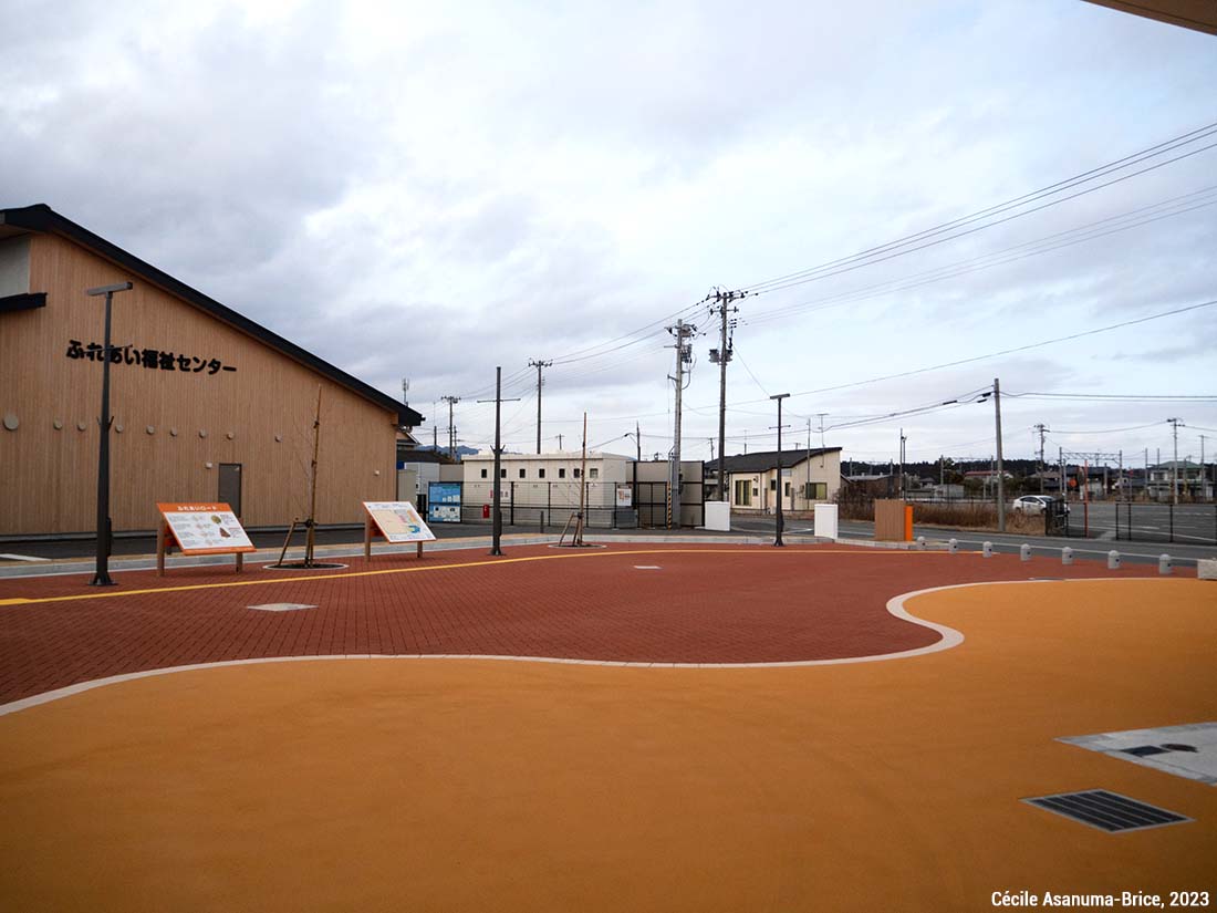 Reconstruire sur un tapis d’asphalte : un quartier de Namie (Fukushima, Japon), neuf mais vide (1/4)
