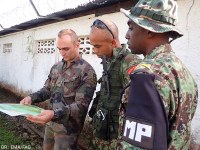 Coopération militaire franco-surinamienne pour l’organisation de patrouilles conjointes sur le Maroni (Guyane, Suriname)