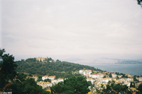 Vue de l’île d’Heybeli depuis les hauteurs (îles aux Princes, Istanbul, Turquie)