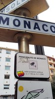 Panneaux entre Monaco (principauté de Monaco) et Beausoleil (France)