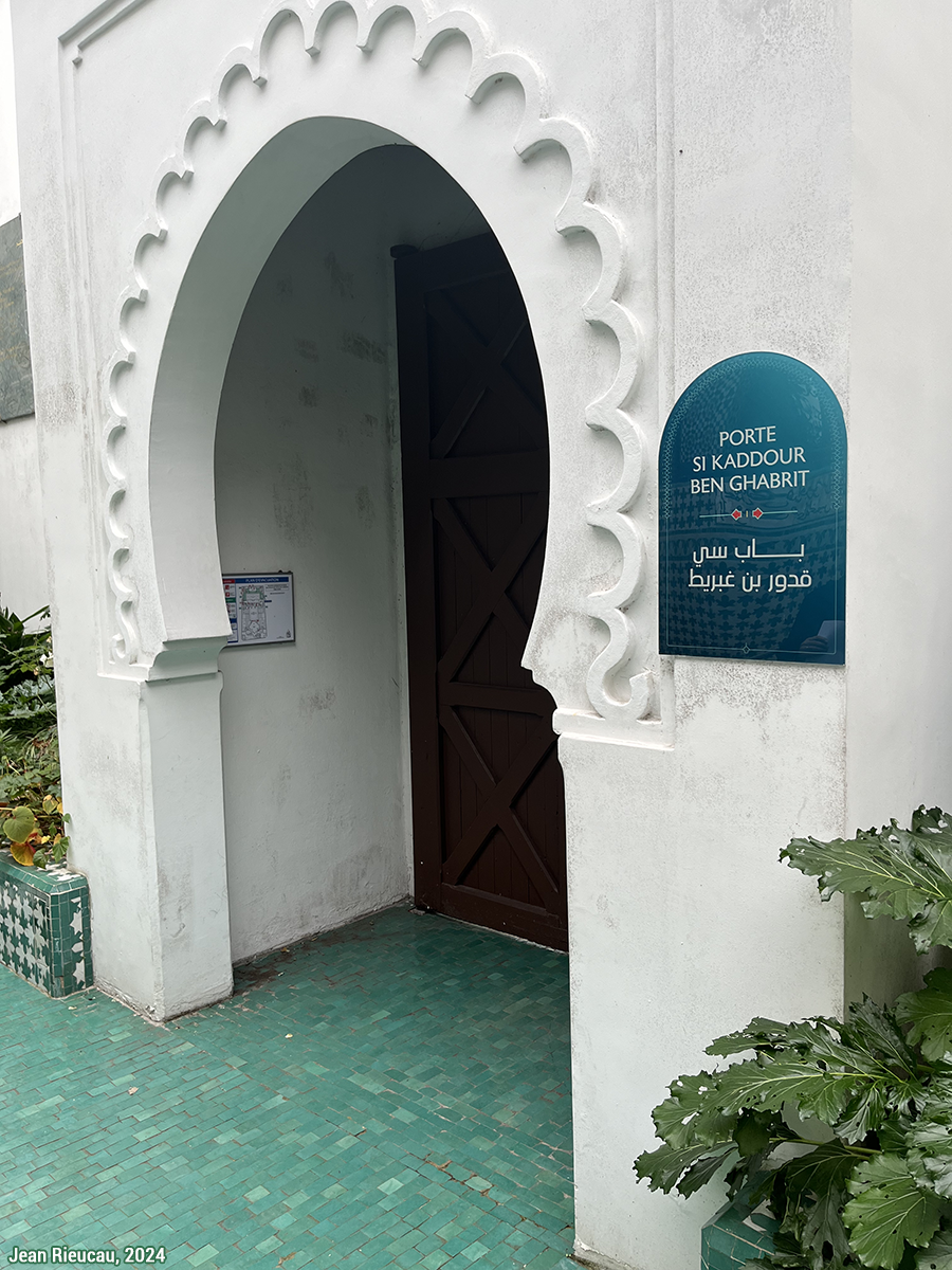Porte Si Kaddour Ben Ghabrit, premier recteur de l’Institut musulman et de la Grande Mosquée de Paris