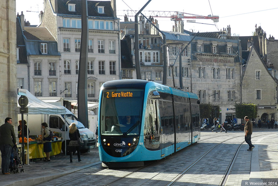Raymond Woessner — tram à Besançon place de la révolution