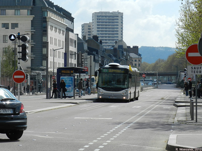 Raymond Woessner — bus bhns TEOR à Rouen