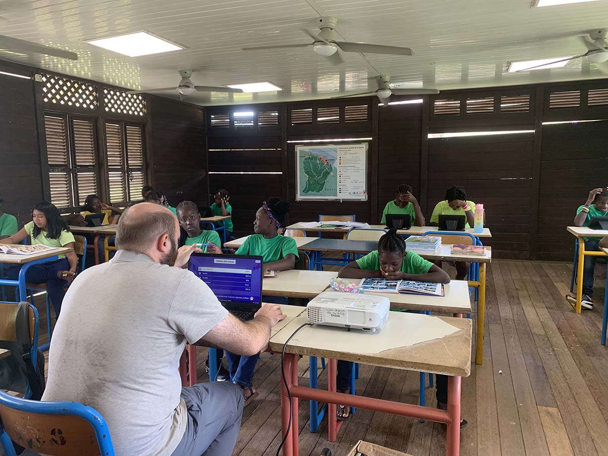 Carte murale à Maripasoula