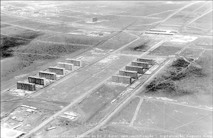 La construction de Brasília : l'esplanade des Ministères en 1957