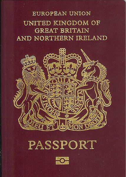 passeport britannique rouge foncé