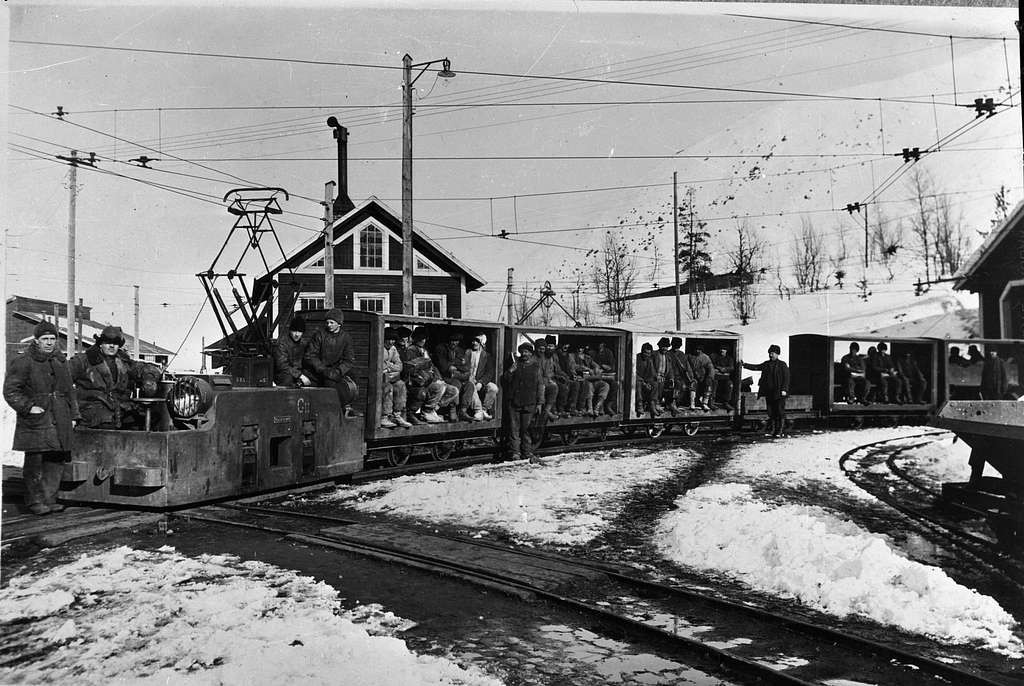 Kiruna, le tramway électrique transportant les mineurs dans les années 1920 tramway old