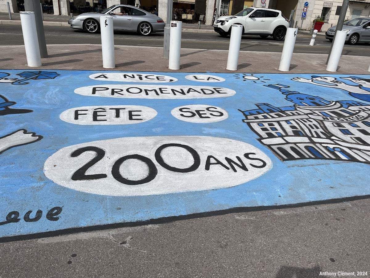 Peinture au sol réalisée à l’occasion des festivités du bicentenaire de la Promenade des Anglais (Nice, France)
