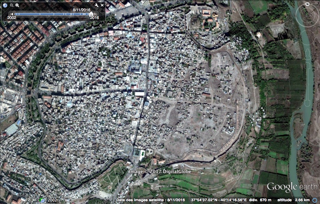 Google Earth — après urbicide à Diyarbakir novembre 2015
