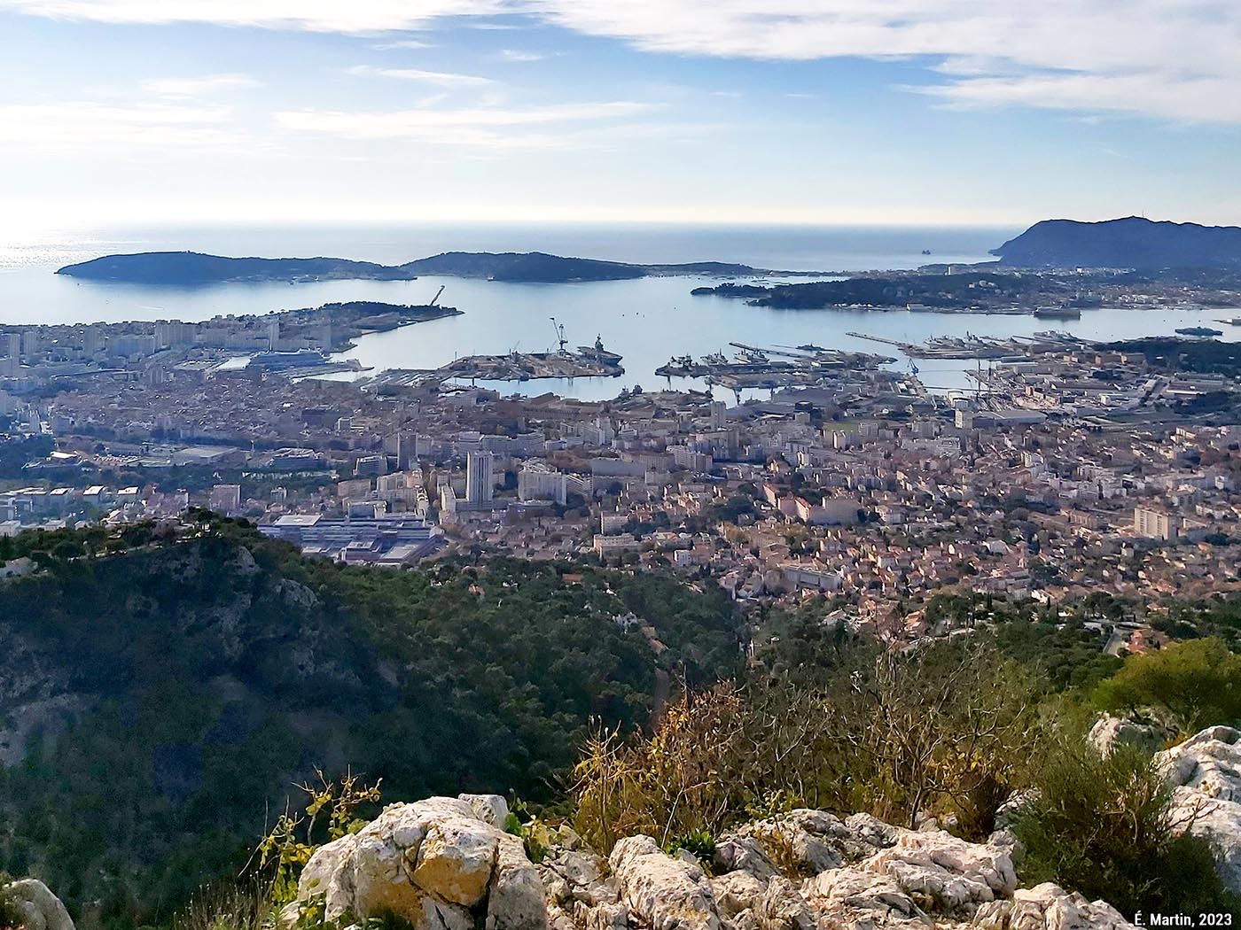 La rade de Toulon depuis le mont Faron, 2023 (Var, région Provence-Alpes-Côte d'Azur, France)