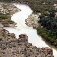 Habiter la frontière États-Unis–Mexique et franchir le Rio Grande dans les deux sens