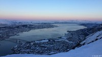 La Ville de Tromsø dans l’Arctique norvégien, à 13h en janvier