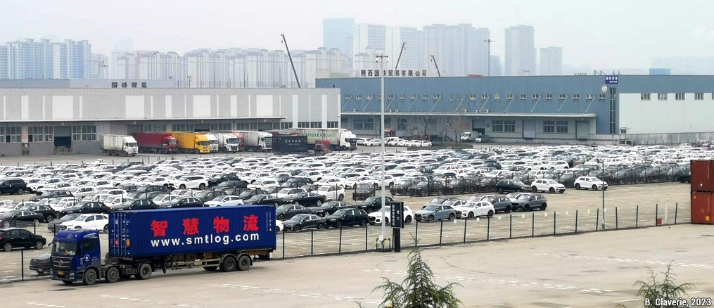 entreposage d'automobiles en attente à Xi'an