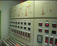 La dualité des équipements des distilleries : console de controle (Martinique)