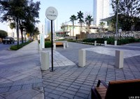  Des espaces pour piétons hétérogènes devant le bâtiment Parque Arboleda, sur le périmètre du projet Naturalia (nom modifié) ; Mexique