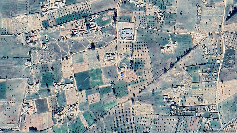 Exemple de mitage périurbain au sud de Sabrata, au sud-ouest de Tripoli (Libye)