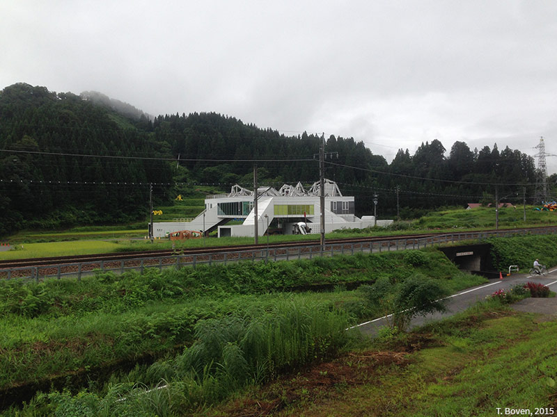 Exemple de plateforme d’échange à Matsudai : le centre Nobutai, conçu par les architectes MVRDV (Japon)